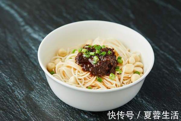 碱面|手擀面为何一煮就断?教你2个小窍门,面条劲道爽滑,不容易断