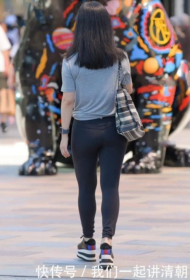 显瘦 有腿粗的女孩,打底裤将会是你的“福将”,显瘦时髦两不误