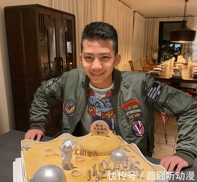 甜心儿|《爸爸去哪儿》康康长大了，脸上长满青春痘，仅13岁就到爸爸眉梢