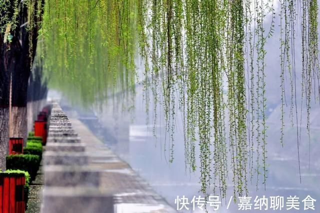 五侯@唐代诗人写了一首诗,皇帝读了,爱得不得了,马上升官