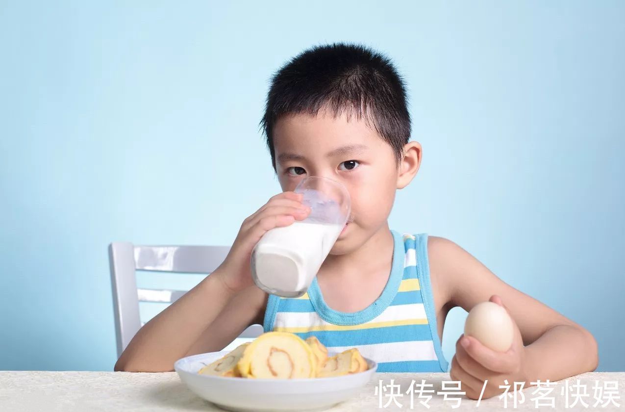 喂食|孩子为什么会反复积食儿科医生无非就是4种原因,妈妈要明白