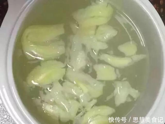 这花春天不能缺水,放阳台一晒就能活,不用半月叶子长满盆!