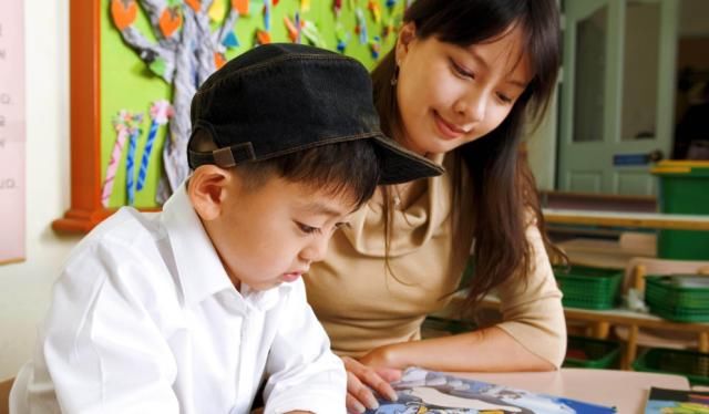 宝贝|斯坦福教授建议:不要再赞扬宝贝“聪明”了,用这10句效果更佳!