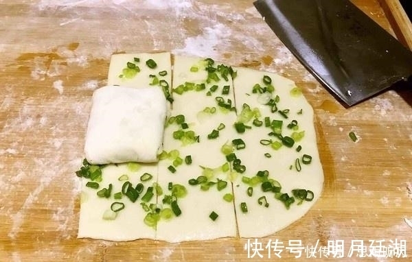 面饼|这才是烙饼正确的做法！只需多加“2步”，比买的饼还暄软层儿多