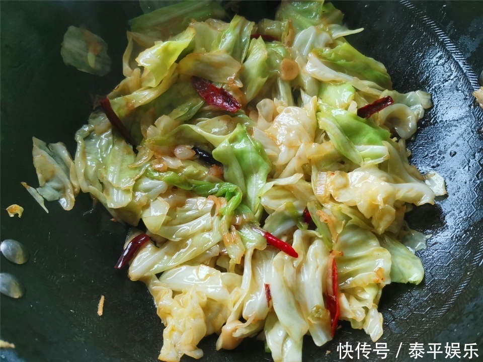 怎样在家把手撕包菜做得好吃,学会小窍门,轻松做出大厨味道