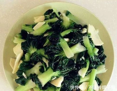 大白菜|农村有种野菜,人称“雪下羊肉”,外形像大白菜,涮火锅是一绝!