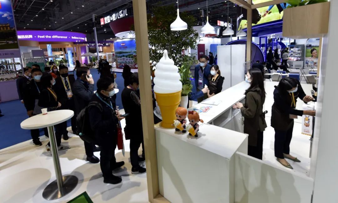 全球|全球首款！“裸藻软冰淇淋”亮相进博会