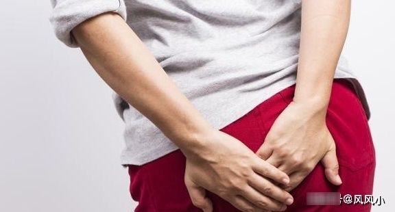 孕妇子宫中羊水较少时，可能身体会有3个变化，为小宝贝了解下