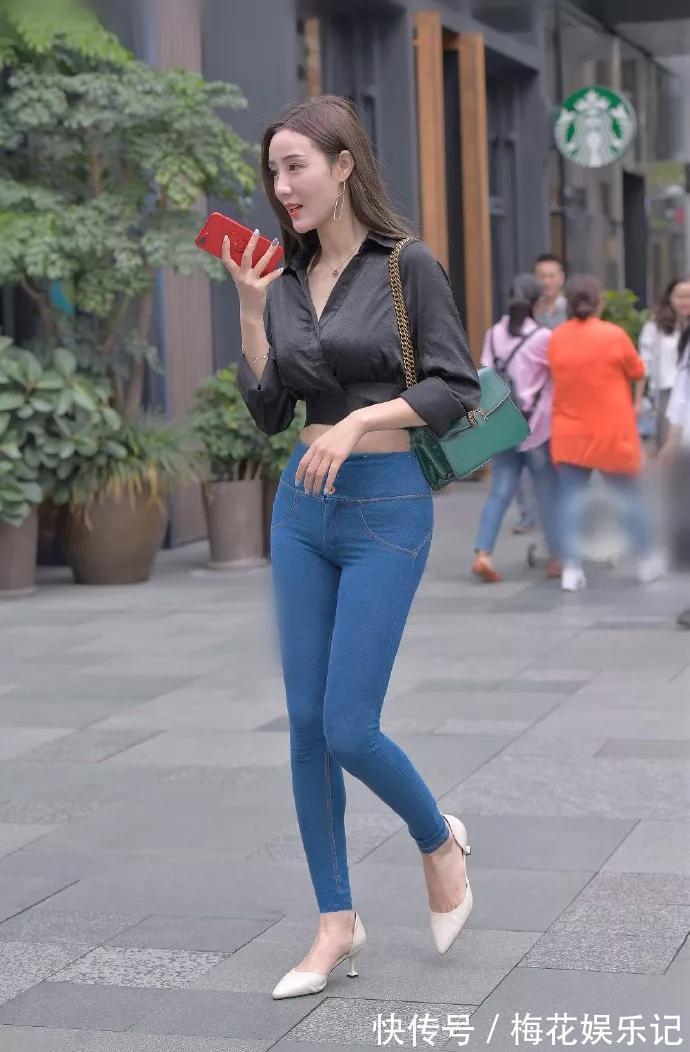 衬衫 小姐姐衬衫搭配一双粉色高跟鞋,高贵迷人