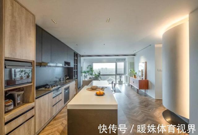 中岛台|难怪很多人将厨房改到餐厅里，看了她家设计，发现真实用
