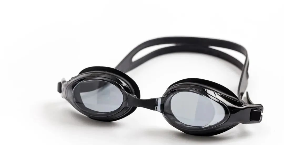 患有|炎炎夏日，爱游泳的老年人请注意这6点健康提示