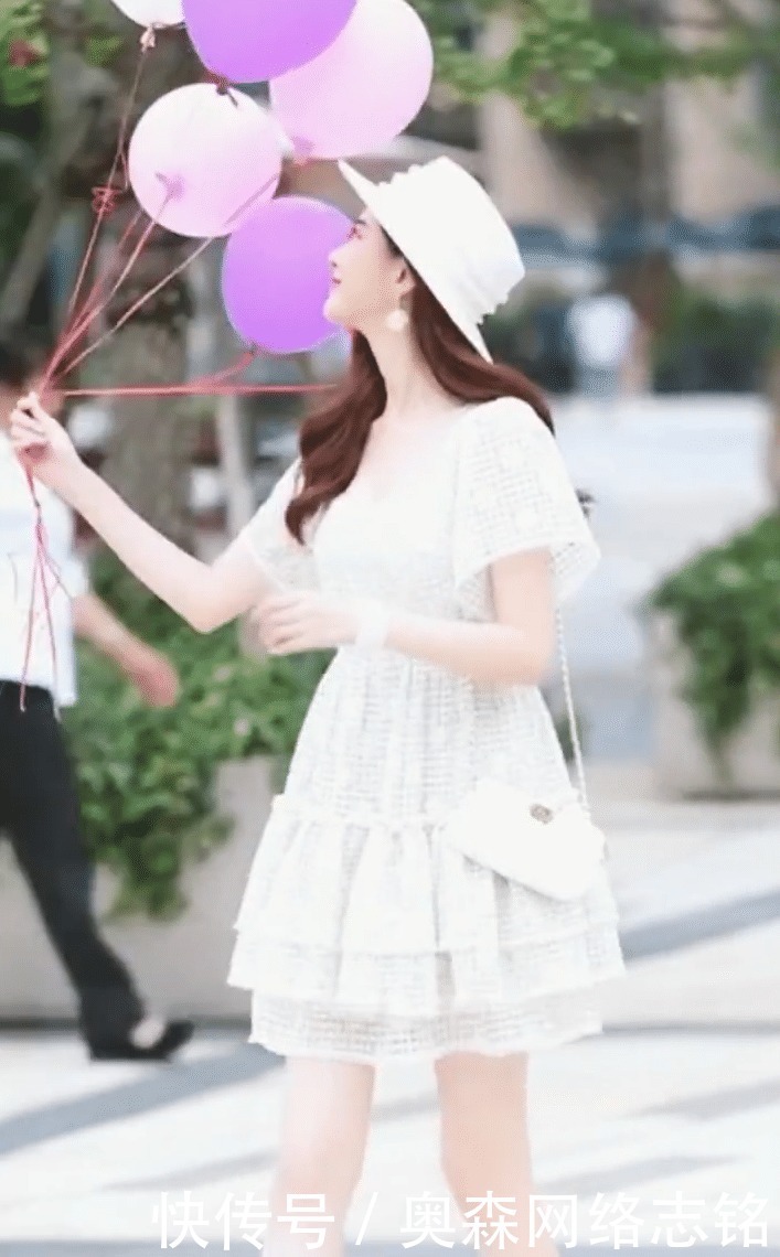  美女|向这样的美女告白，只需要气球是不是就可以了？