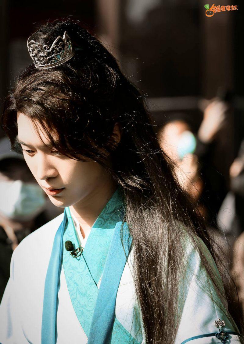 诸葛亮|春游家族COS三国人物!杨洋化身潇洒诸葛亮!关晓彤古装相获好评