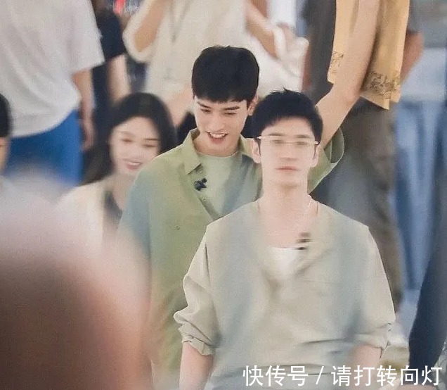 中餐厅|《中餐厅》路透看点多！丁真穿白衬衫做饭不怕脏，龚俊帅出新高度！