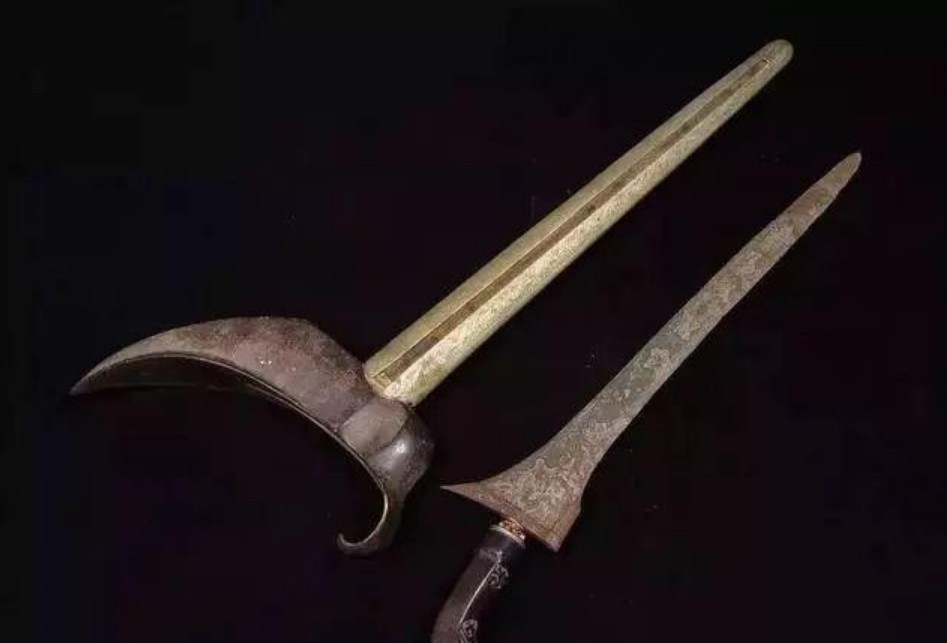 西方|古代中西方冷兵器:剑。你知道最厉害的两把剑是哪两把吗