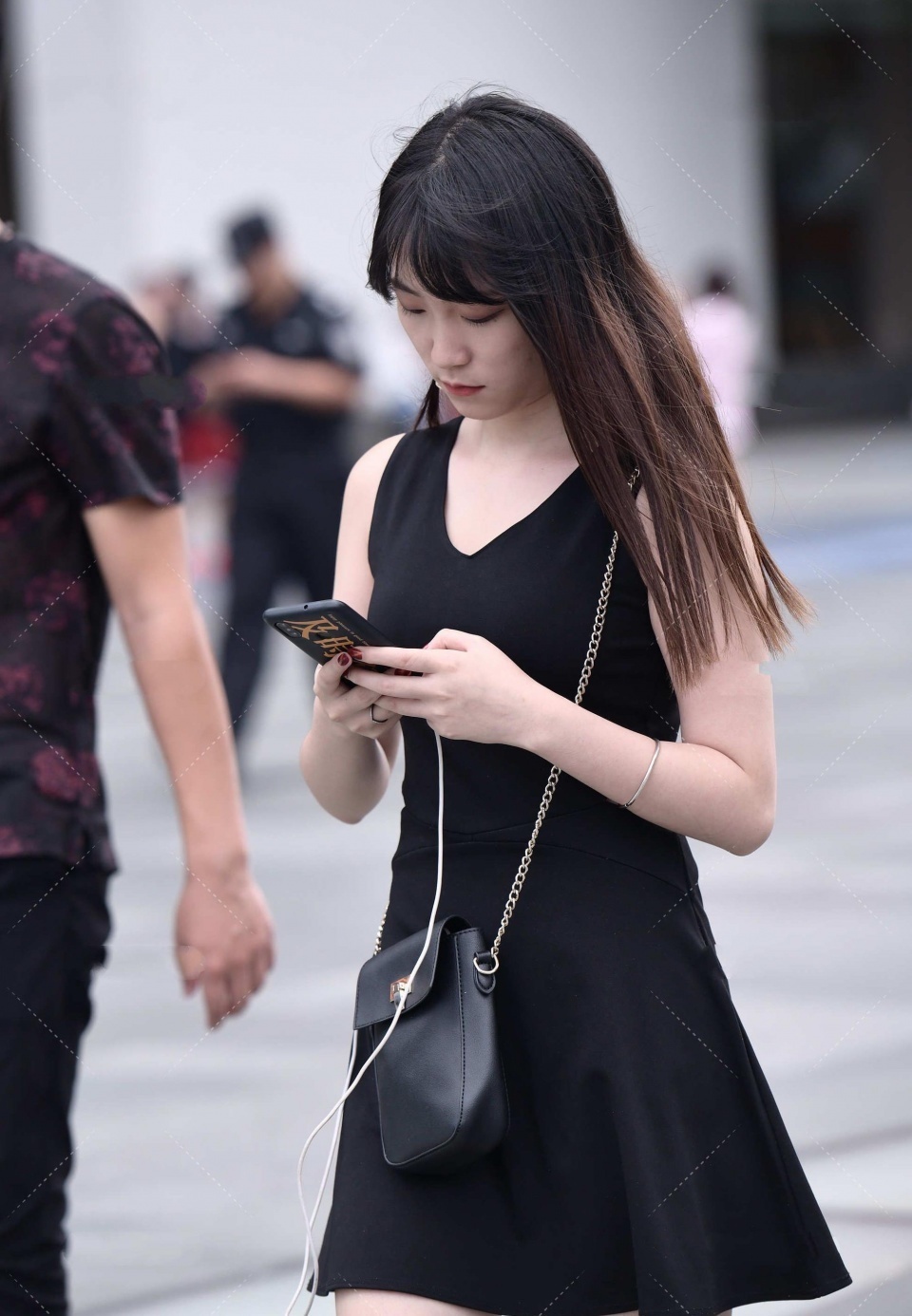 版型|这真是80后的女人吗?拥有自信的青春感,这是女性最美的通行证