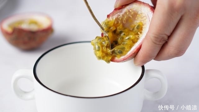 它是热带水果,用来拌冰草,酸甜开胃,清脆冰爽,真好吃!