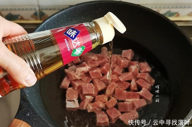 土豆|土豆炖牛肉家常做法简单几步,牛肉软烂,土豆绵糯,味道鲜香