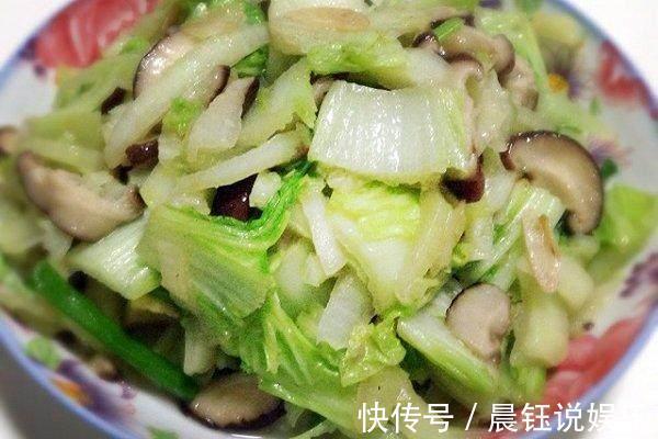 美食推荐椒盐豆腐,姜葱爆鲜鱿,白菜香菇的做法