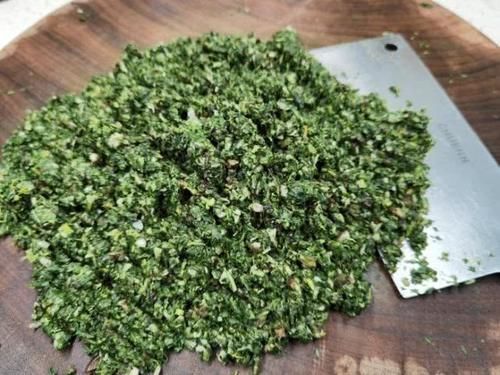 与大家分|4月包饺子别错过此菜,手脚冰凉最怕它,女性要多吃,比韭菜还鲜