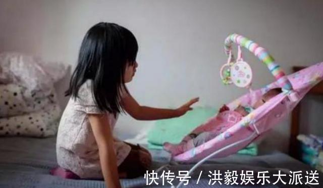 大宝|2岁姐姐被3个月大弟弟吵醒,一看妈妈不在,姐姐做法太有爱了