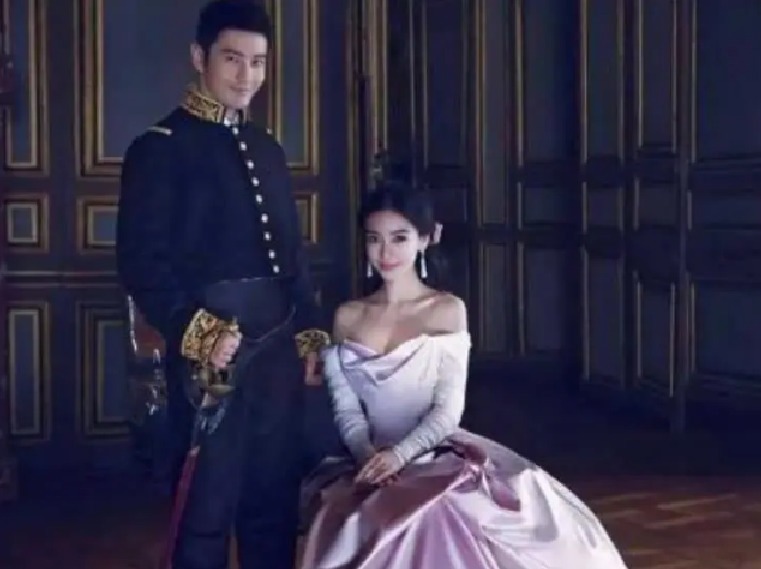 |同样是婚纱照,王祖蓝画风搞笑,黄晓明baby高大上,唯独她俩笑得最开心