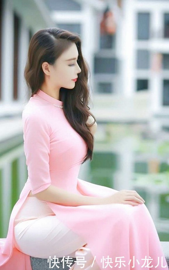 连体阔腿裤出街的小姐姐,起到增光添彩的效果