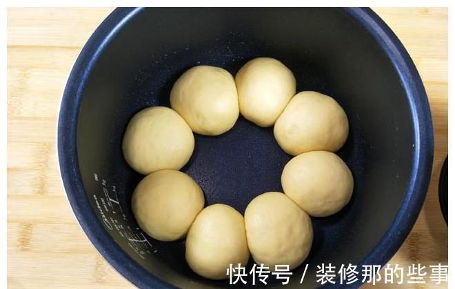 黑芝麻|电饭煲烤面包,不用一滴水,不用打发,口感细腻柔软,比买的还香