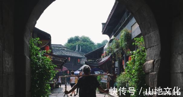 地理位置|中国一建在悬崖上的古镇，景色优美门票免费，却鲜少有人知晓