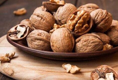 营养物质|吃核桃的最佳时间是什么时候 吃错了还不如不吃,了解一下