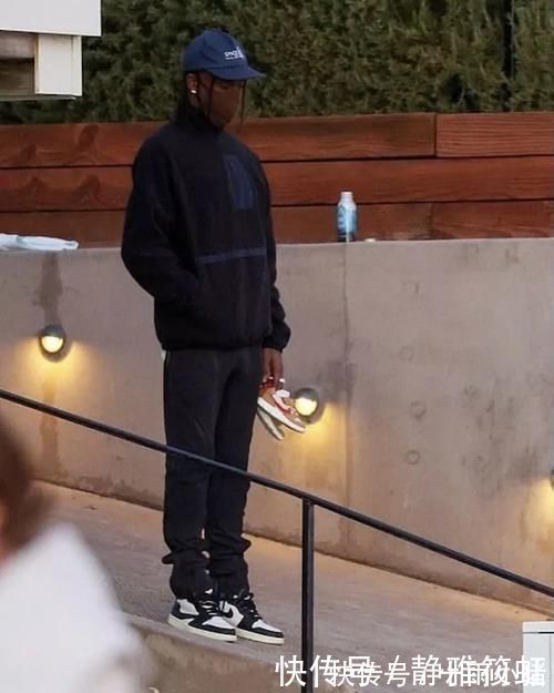 鞋王|闪电+倒钩=天价鞋王?TS 藤原浩 AJ1已开始量产又要收割多少鞋狗的钱包