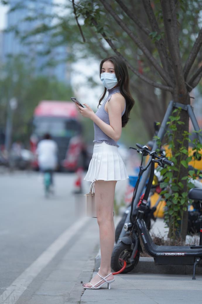 袖子|姑娘毛衣不带袖子, 如此“勤俭节约”是为了保护地球吗?