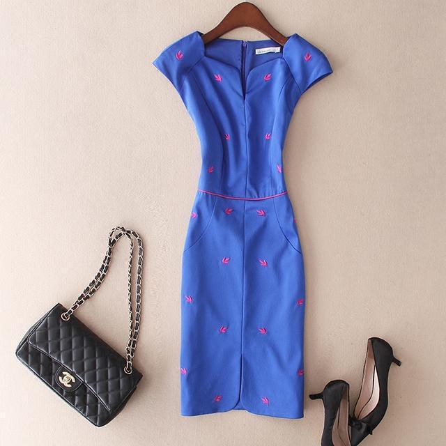 小蛮腰|一件旗袍裙,一个心情,一个婀娜多姿的身段,一种名门望族的气质