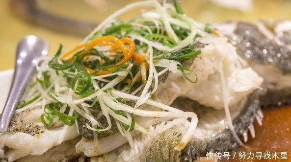 料酒|无论蒸哪种鱼，都别再用料酒去腥，做好3点，鱼肉鲜嫩不腥，好吃