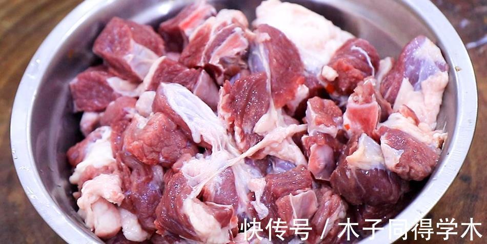 甜面酱|酱牛肉烧土豆好吃有诀窍，学会这个做法，肉嫩筋软，酱香浓郁