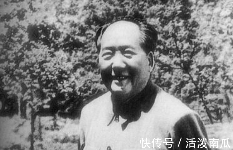 毛主席!齐白石赠毛主席一幅画,酒后又欲抢回,主席:不行,上面有我名字