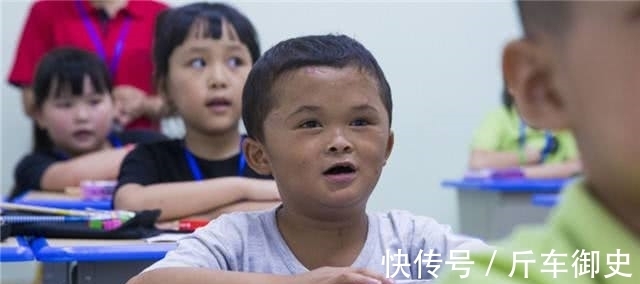 贫富|他们都因长的像马云而走红,三代“马云”的贫富差距却如此之大