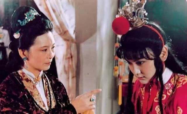 木头@王夫人为啥从来不回娘家?贾母当众说出原因,一点面子都不给她留