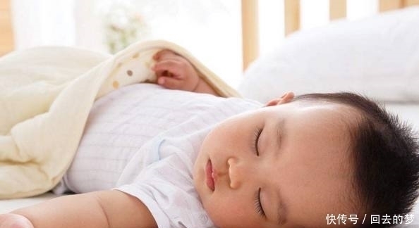 误区|两个月宝宝正常睡眠时间,新手宝妈不要再进误区