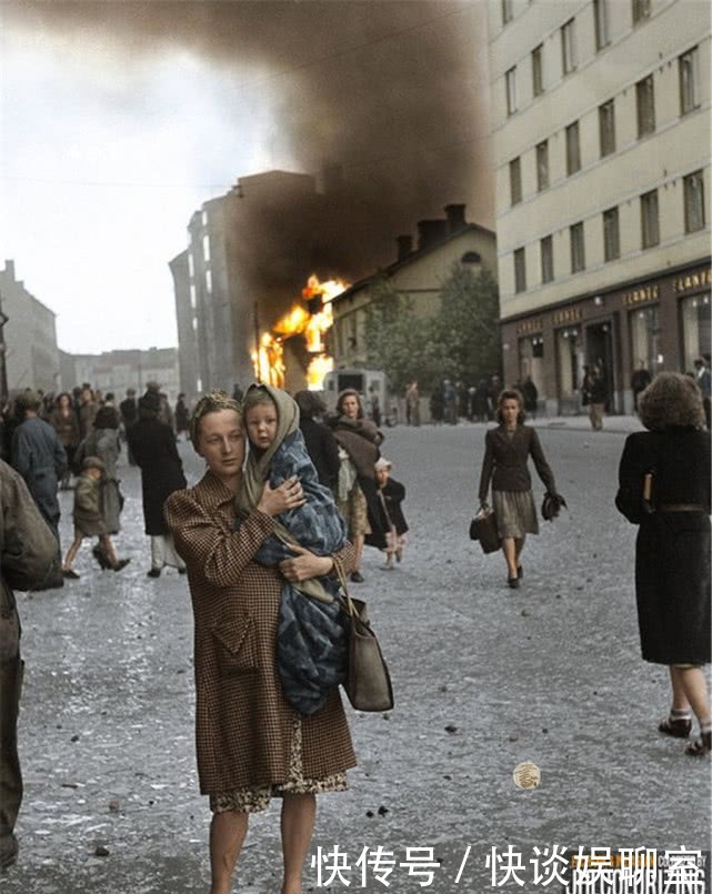 镜头|二战彩色老照片:镜头下全盛时期的第三帝国、恶魔旗帜笼罩欧洲