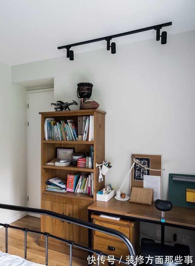 屋主家|135㎡舒适北欧风，多功能书架实用性逆天！