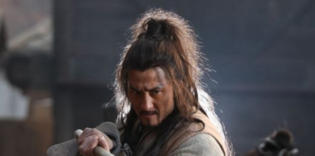 卢俊义@上梁山前他的武功很高,上山后却从不上阵打仗,宋江也拿他没办法