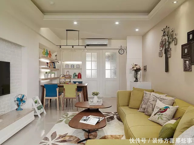 罗马柱|76平欧式二居室,餐厅彩色木质餐厅家具让这个空间更年轻活跃