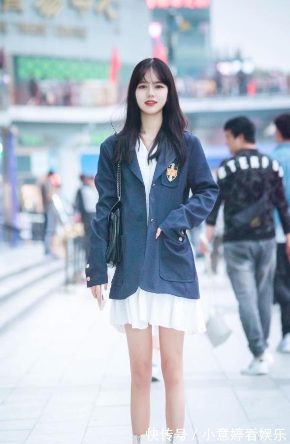 西装|一件小西服可以穿出不同的风格,你信吗