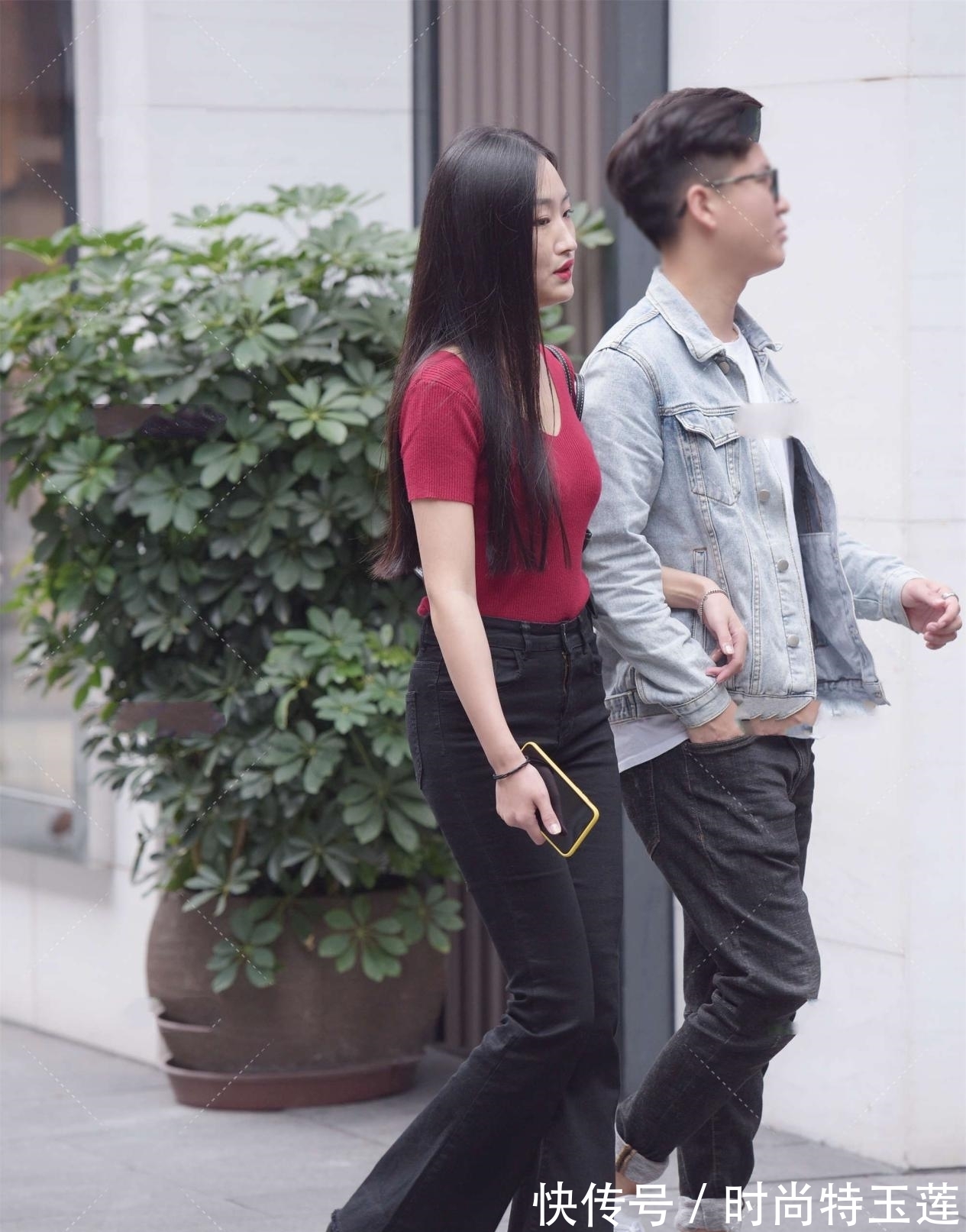 针织衣|当“高调红”遇上“低调黑”，时髦感十足