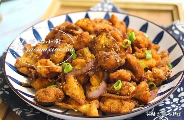 零食|鸡胸肉这样做，能当零食能当下酒，12块钱能做两大盘，可香了