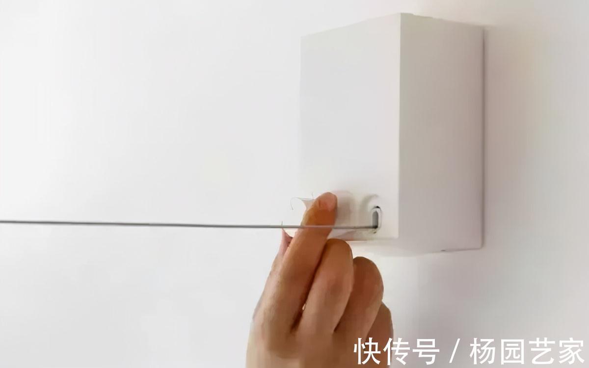 伸缩式|婆婆说把阳台变成休闲区，衣服晾到哪里去？还好老公一招搞定！