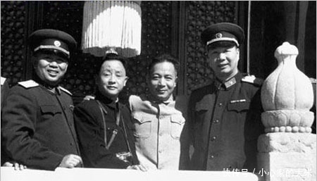 刘亚楼|刘亚楼当了司令回乡探亲,养父提了一个小要求,他却说爱莫能助