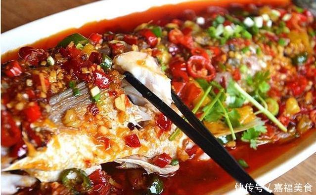 简单家常菜:上汤娃娃菜,酱汁鱼,蒜炒腊肉,黔味锅巴鱼的做法