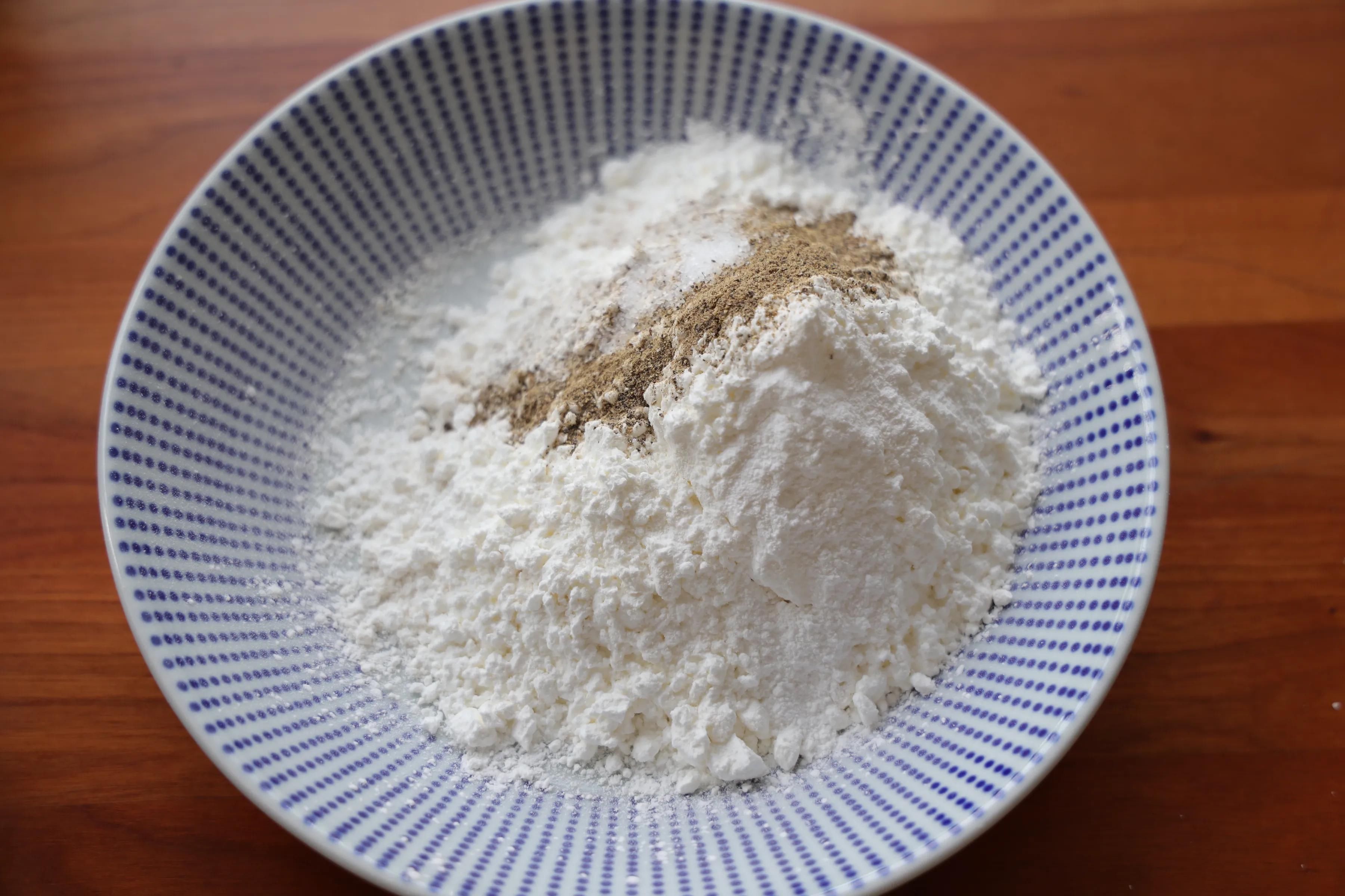 几元的鸡胸肉,简单做下,上桌成了抢手菜,外皮酥脆里面软嫩好吃